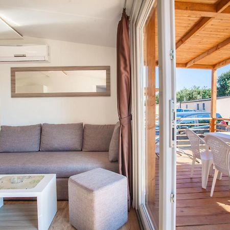 Mobile Homes Delta Marine At Campsite Lopari Nerezine Exterior photo