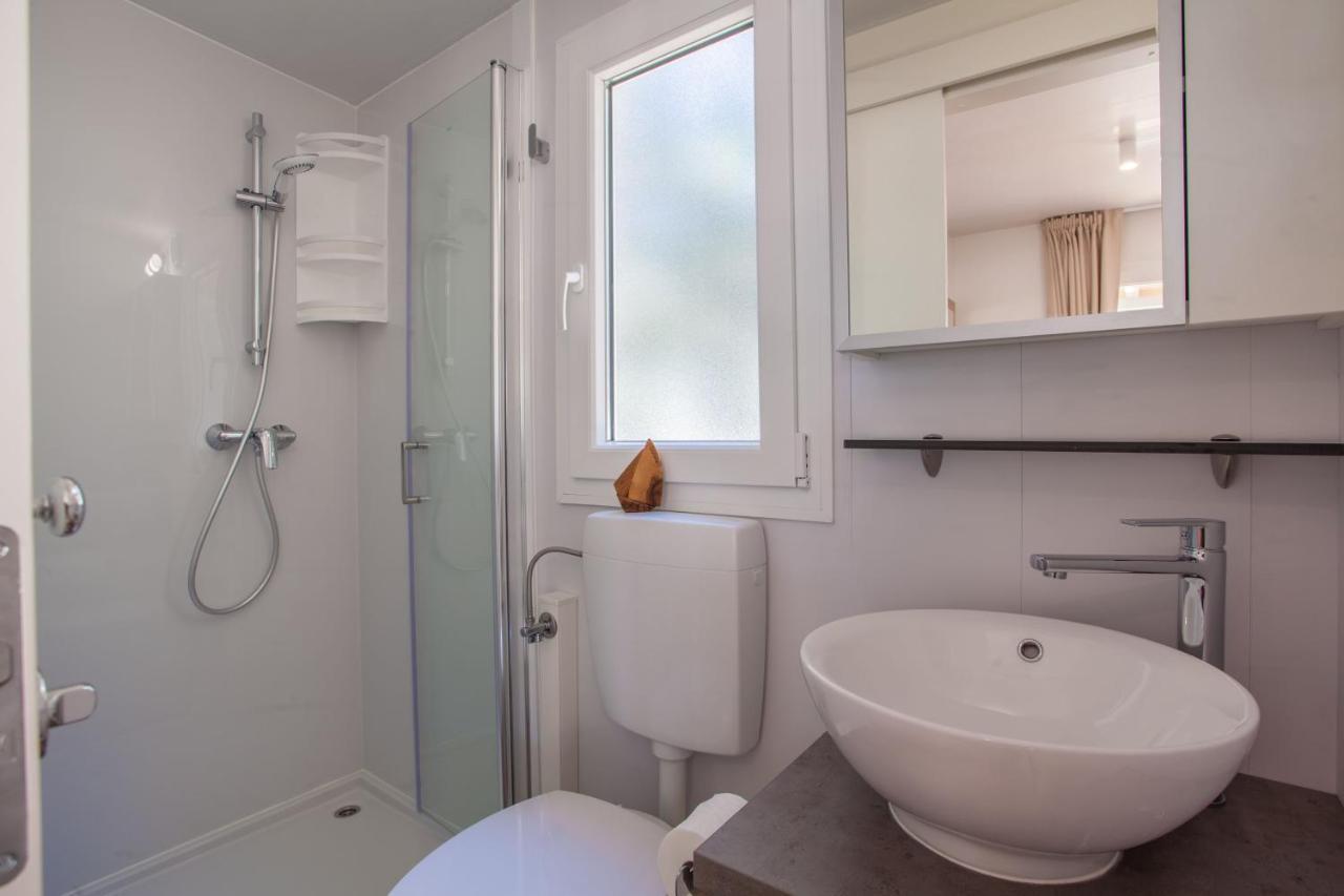 Mobile Homes Delta Marine At Campsite Lopari Nerezine Exterior photo