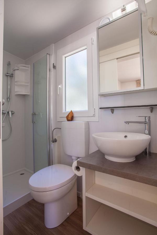 Mobile Homes Delta Marine At Campsite Lopari Nerezine Room photo